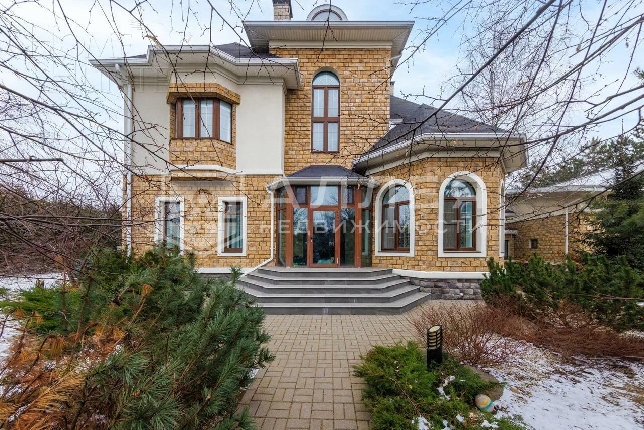 2-этажный коттедж 700 м² с отделкой