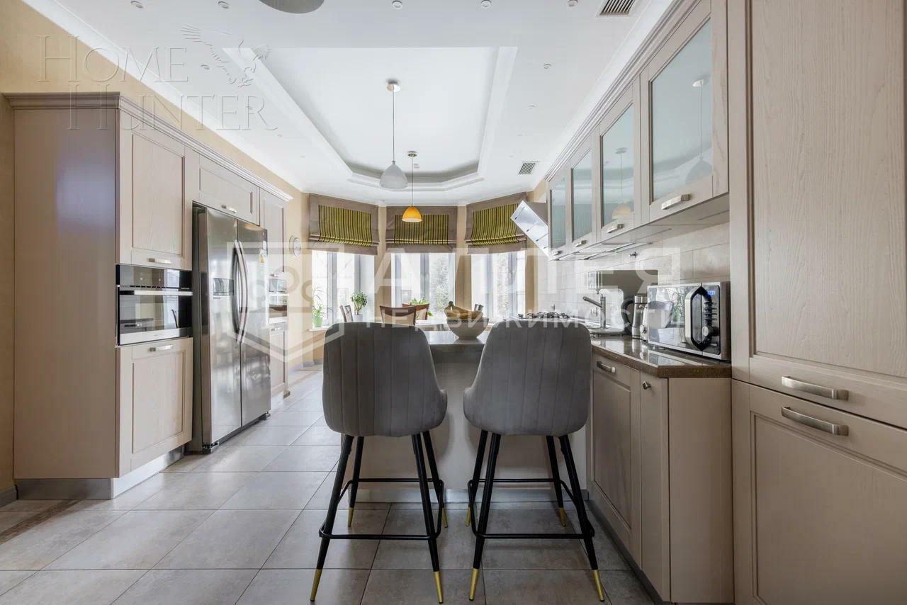 2-этажный коттедж 700 м² с отделкой