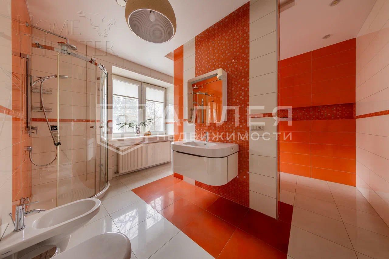 2-этажный коттедж 700 м² с отделкой