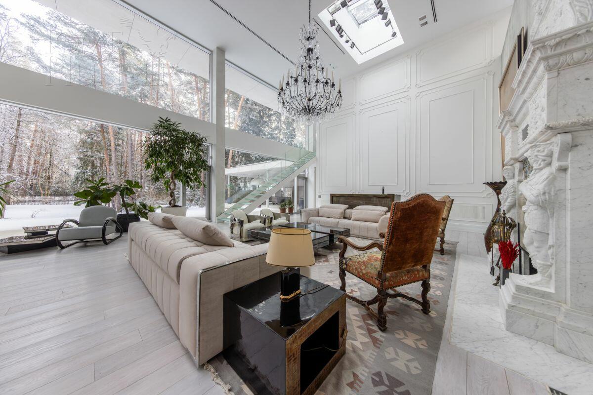 2-этажный коттедж 1 100 м² с отделкой