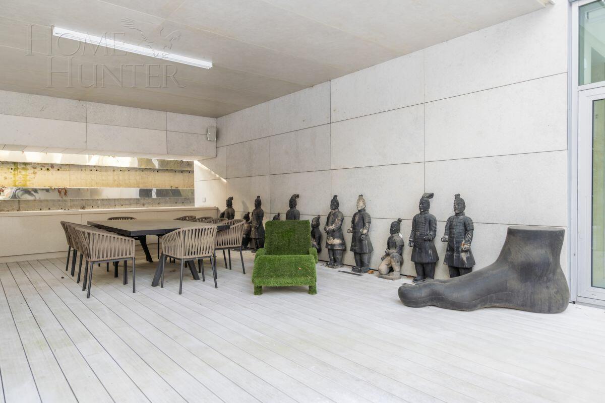 2-этажный коттедж 1 100 м² с отделкой