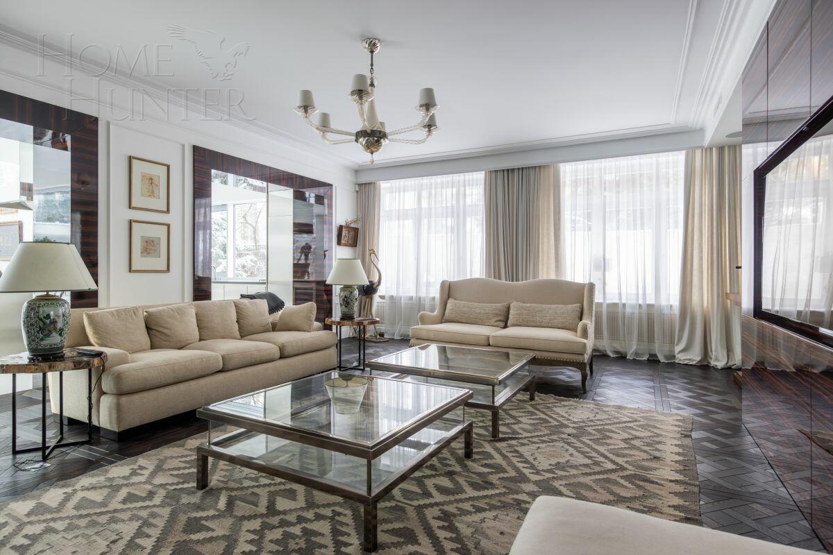 2-этажный коттедж 1 100 м² с отделкой