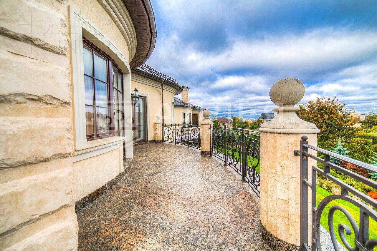 2-этажный коттедж 1 400 м² с отделкой