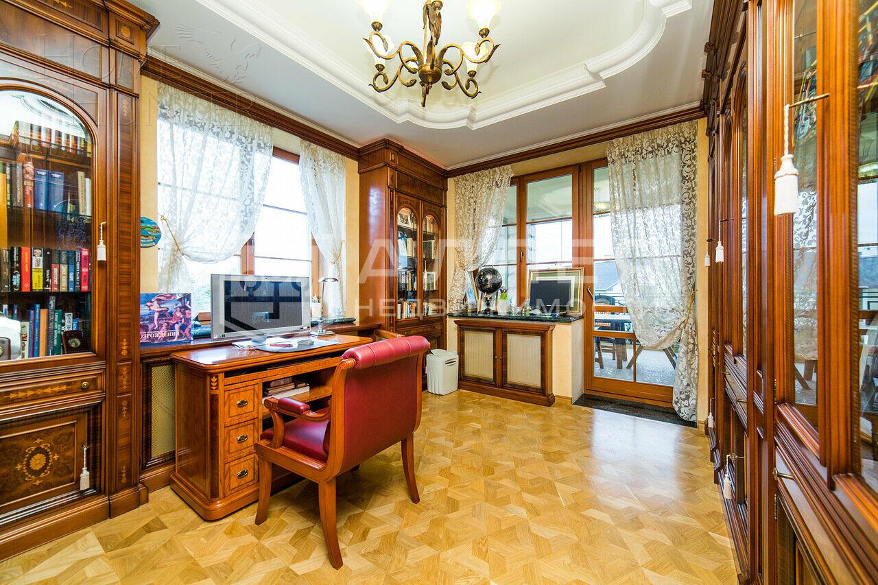 2-этажный коттедж 1 400 м² с отделкой