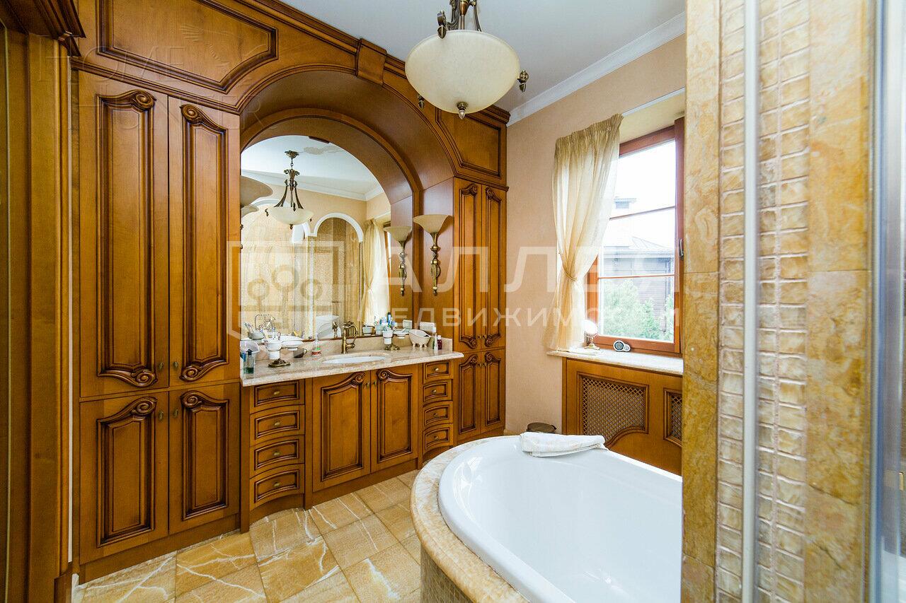 2-этажный коттедж 1 400 м² с отделкой