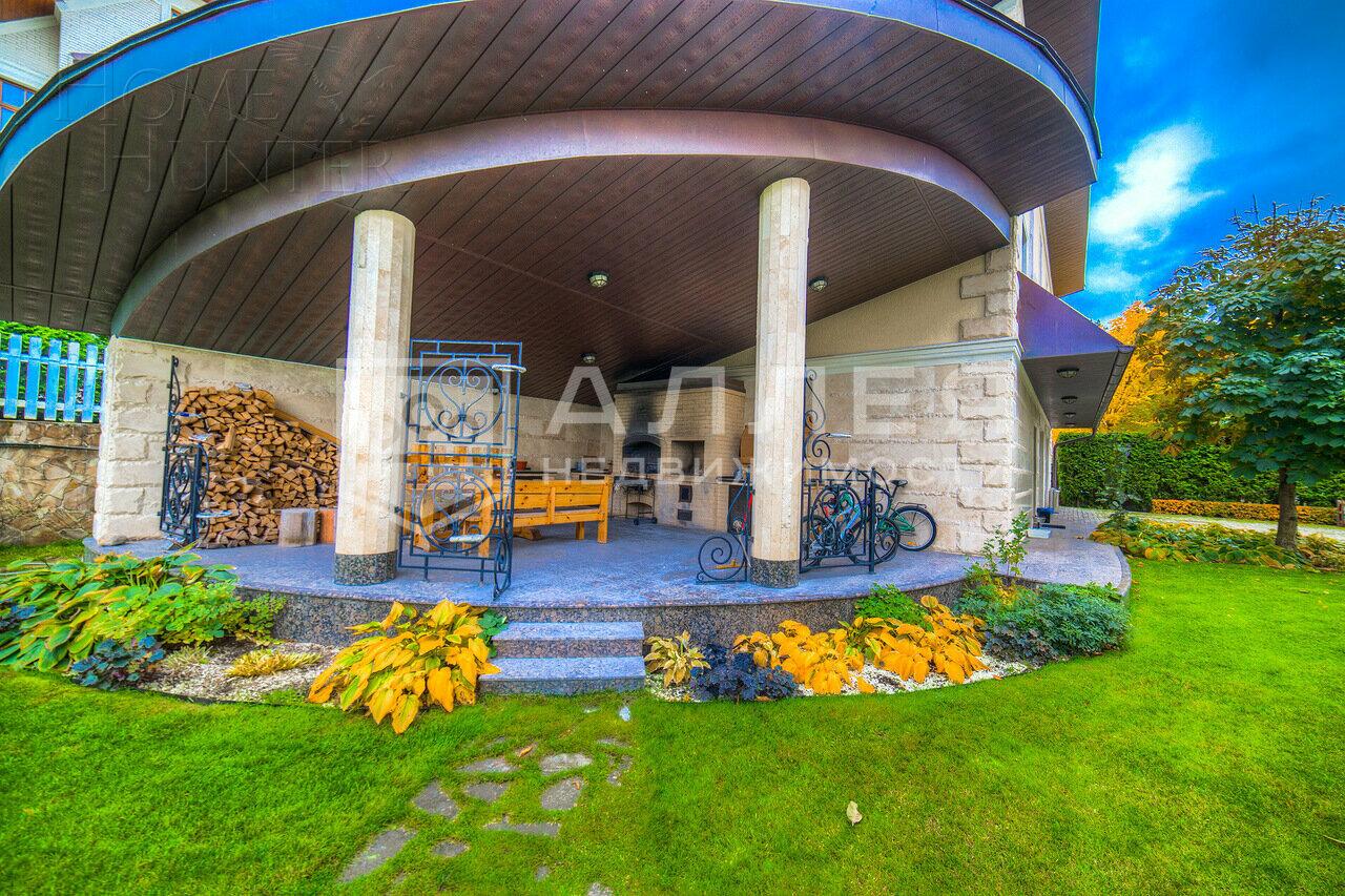 2-этажный коттедж 1 400 м² с отделкой