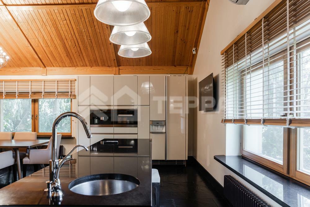 2-этажный коттедж 725 м² с отделкой