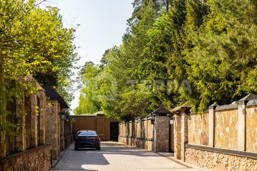 2-этажный коттедж 725 м² с отделкой