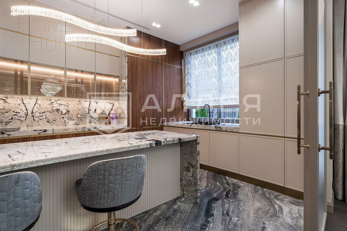 2-этажный коттедж 1 350 м² с отделкой