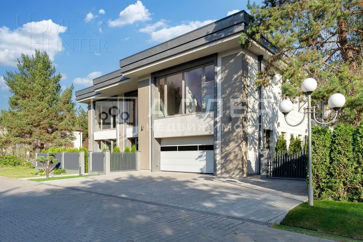 2-этажный коттедж 1 350 м² с отделкой