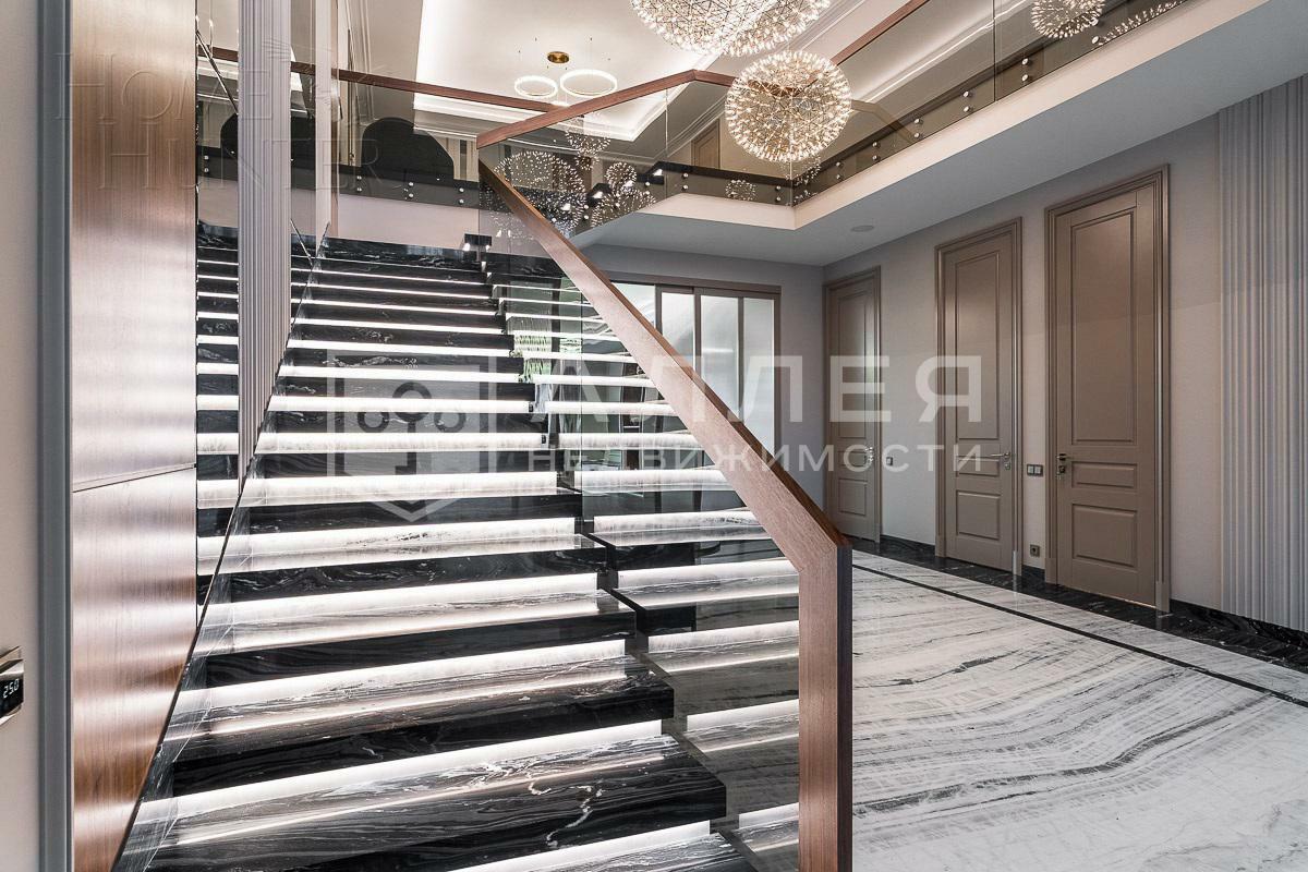 2-этажный коттедж 1 350 м² с отделкой