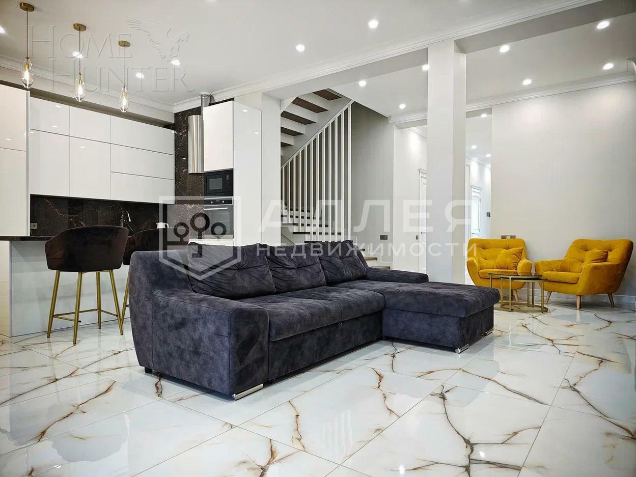 3-этажный таунхаус 360 м² с отделкой