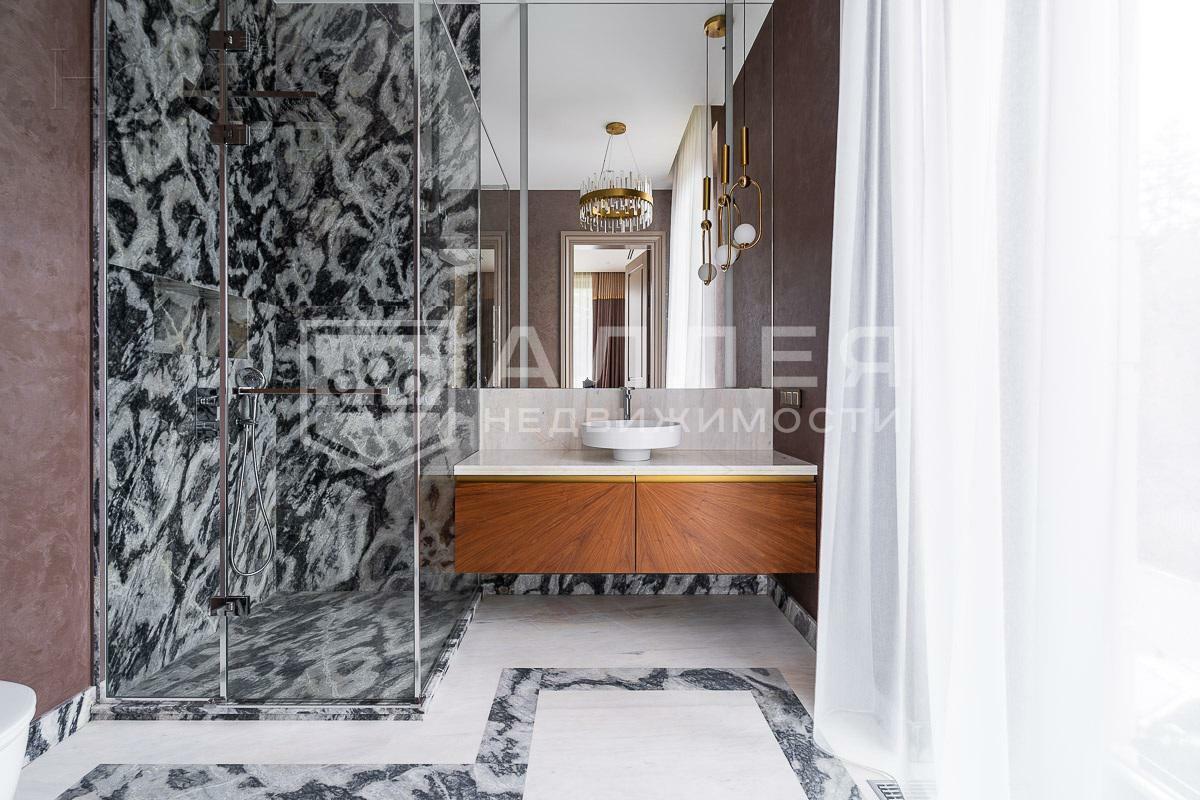 2-этажный коттедж 1 350 м² с отделкой