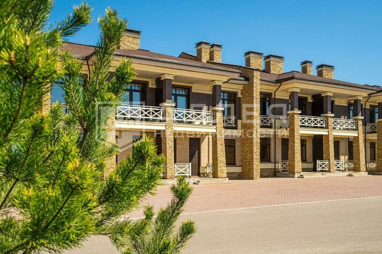 3-этажный таунхаус 360 м² с отделкой