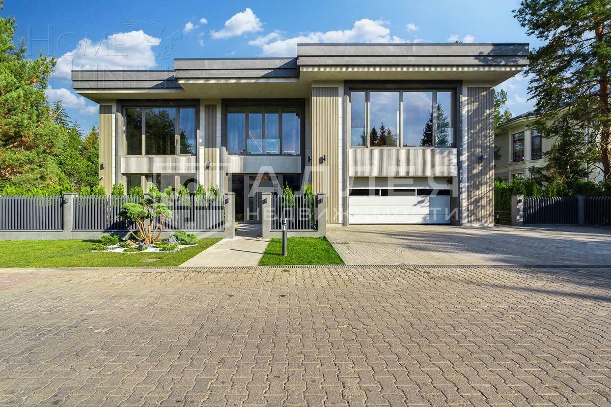 2-этажный коттедж 1 350 м² с отделкой
