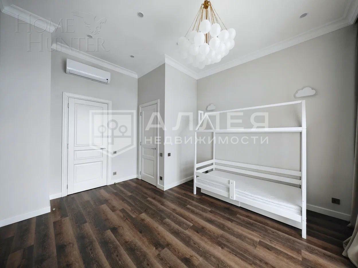 3-этажный таунхаус 360 м² с отделкой