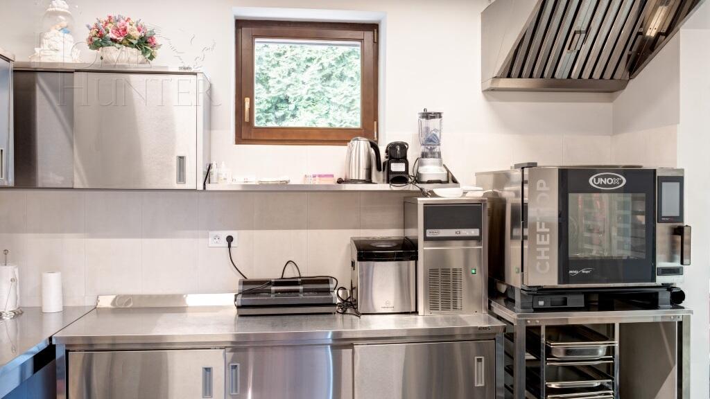 2-этажный коттедж 1 100 м² с отделкой