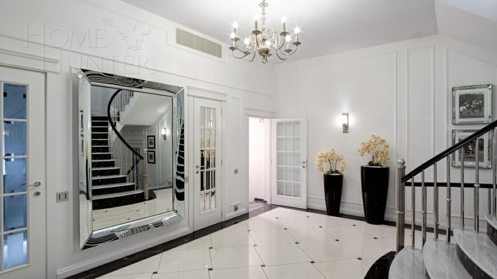 2-этажный коттедж 1 100 м² с отделкой