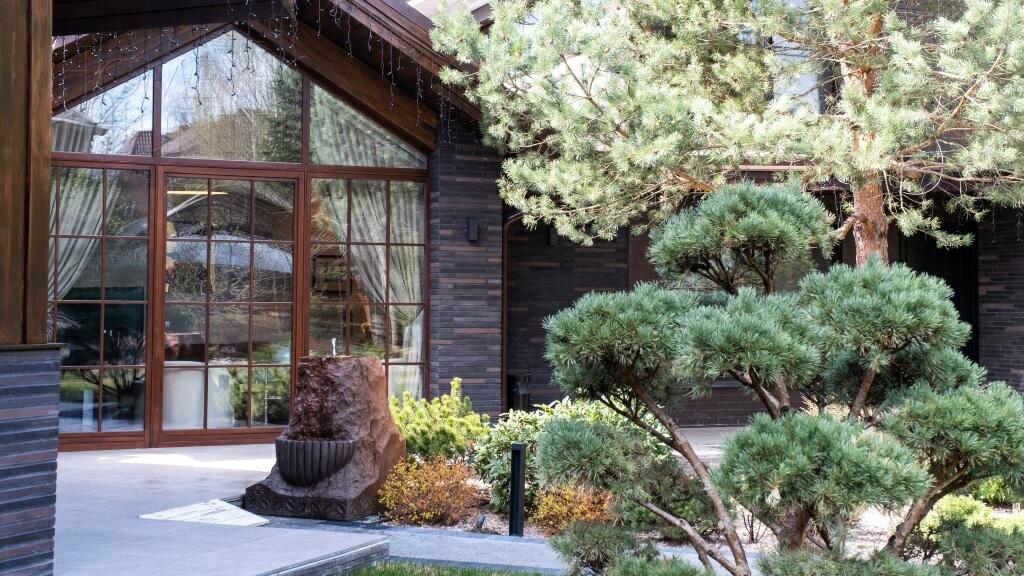 2-этажный коттедж 1 100 м² с отделкой