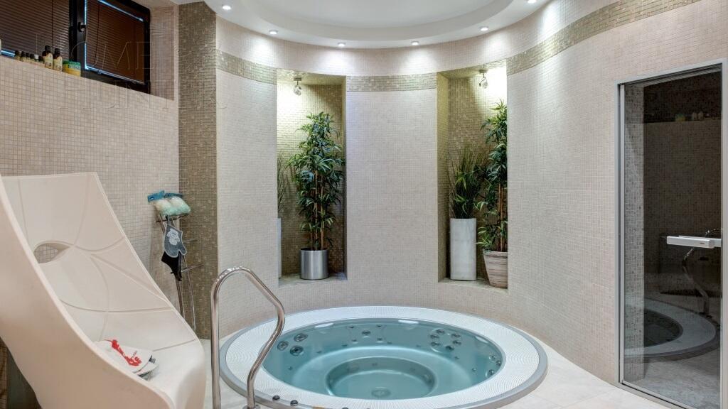 2-этажный коттедж 1 100 м² с отделкой