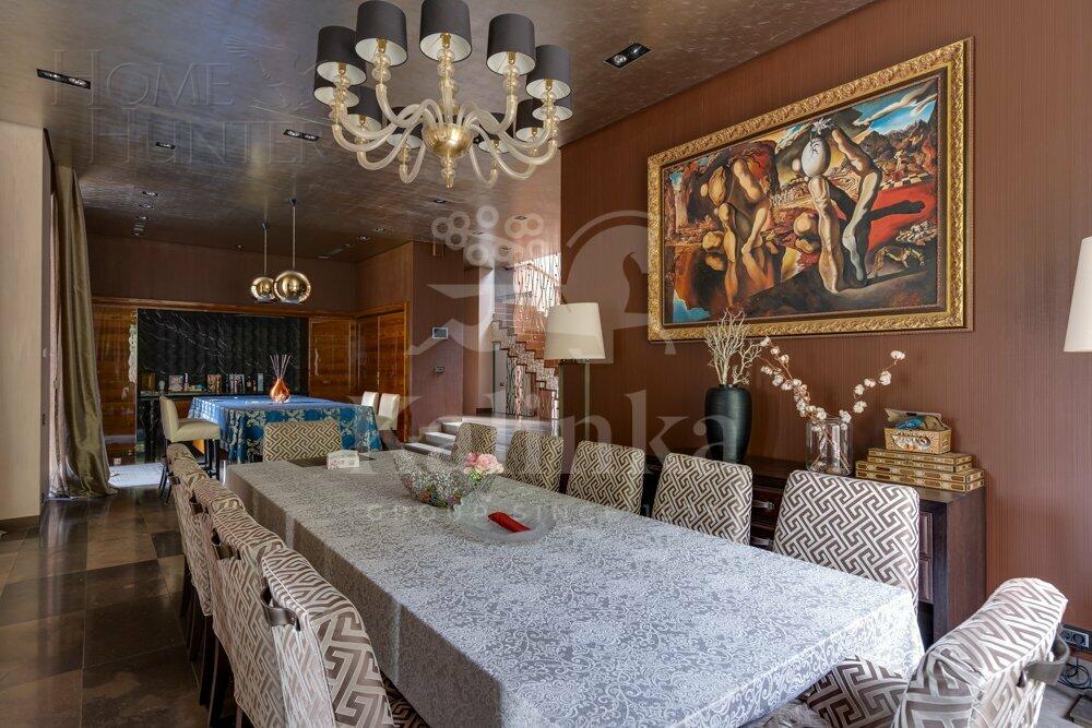 2-этажный коттедж 1 800 м² с отделкой