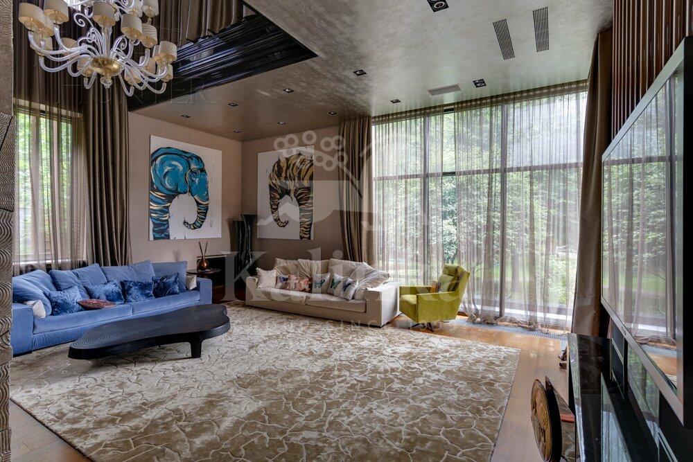 2-этажный коттедж 1 800 м² с отделкой