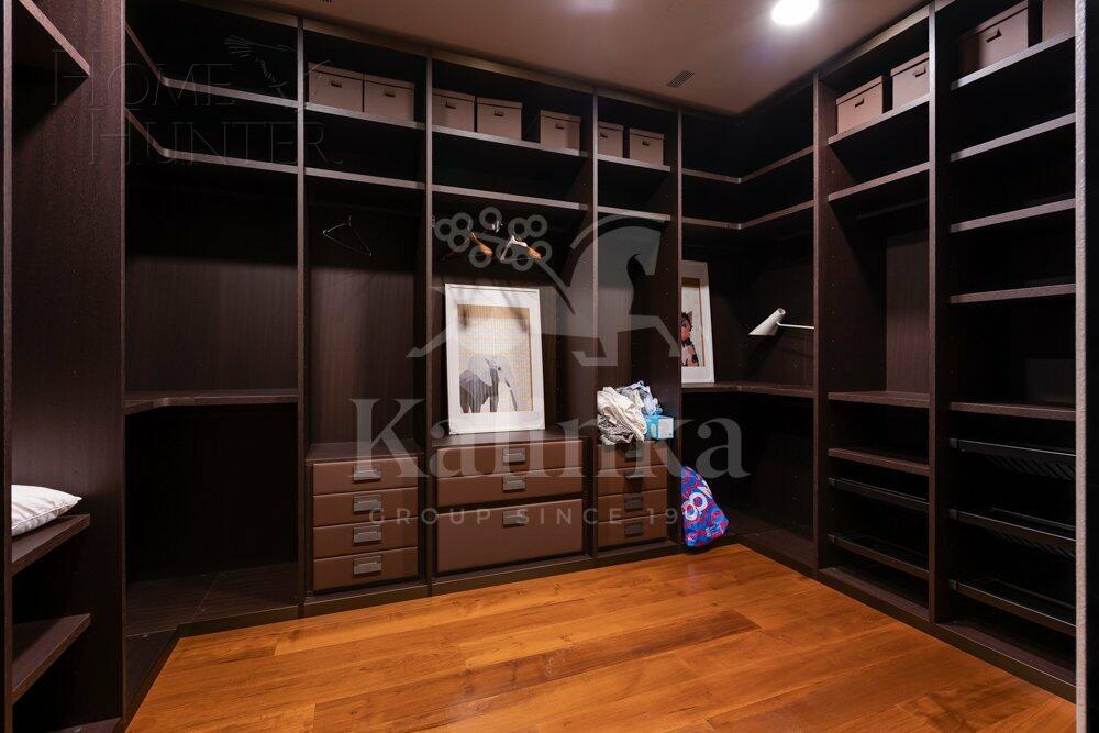 2-этажный коттедж 1 800 м² с отделкой