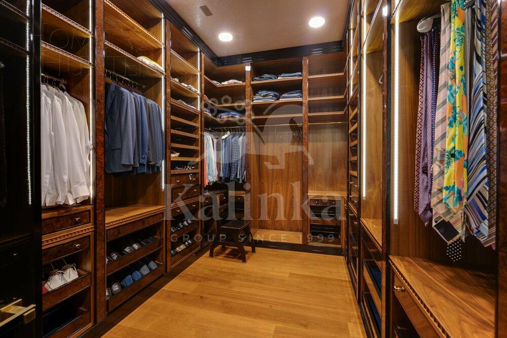 2-этажный коттедж 1 800 м² с отделкой