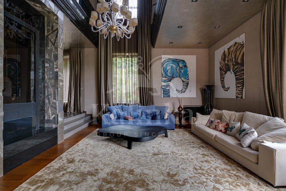 2-этажный коттедж 1 800 м² с отделкой