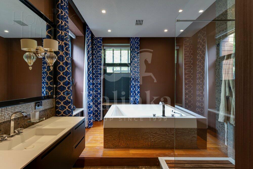 2-этажный коттедж 1 800 м² с отделкой