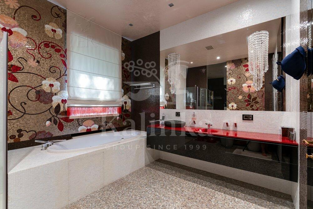 2-этажный коттедж 1 800 м² с отделкой