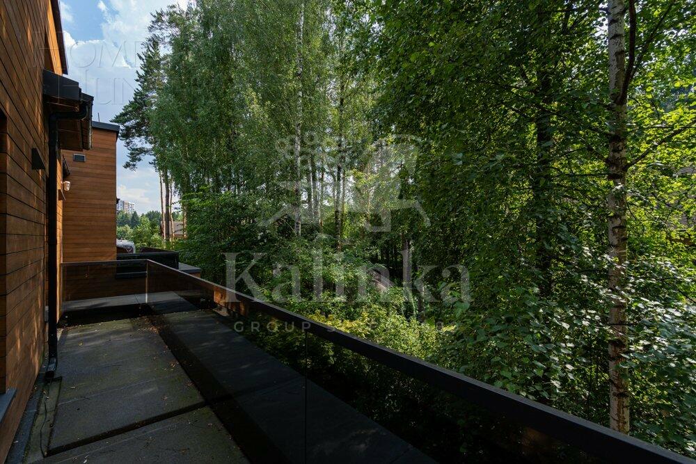 2-этажный коттедж 1 800 м² с отделкой