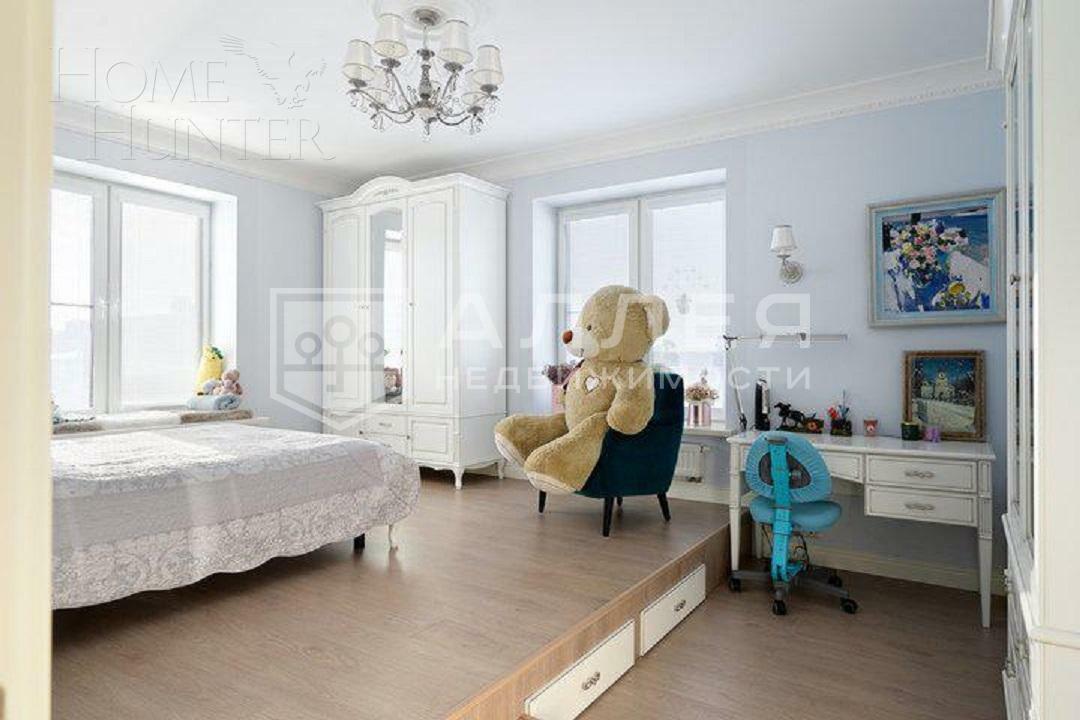 3-этажный коттедж 593 м² с отделкой