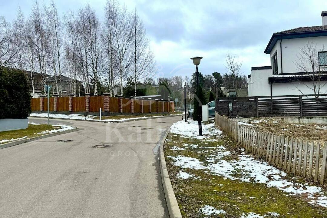 Участок 14.21 сот. в охраняемом поселке