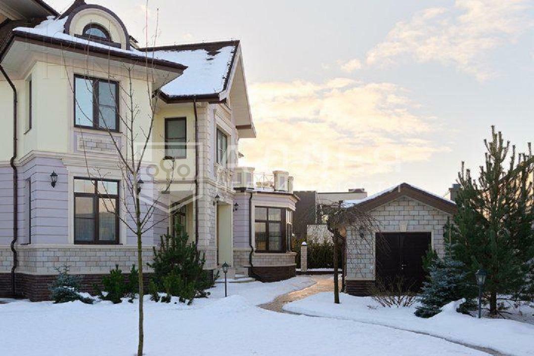 3-этажный коттедж 593 м² с отделкой