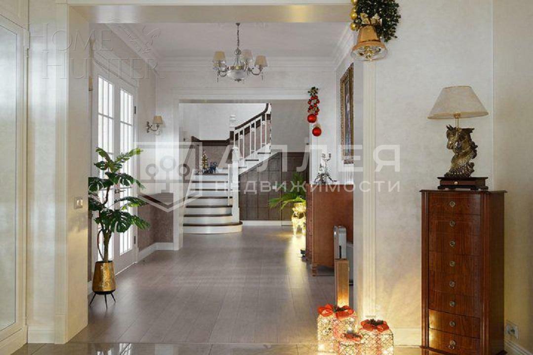 3-этажный коттедж 593 м² с отделкой