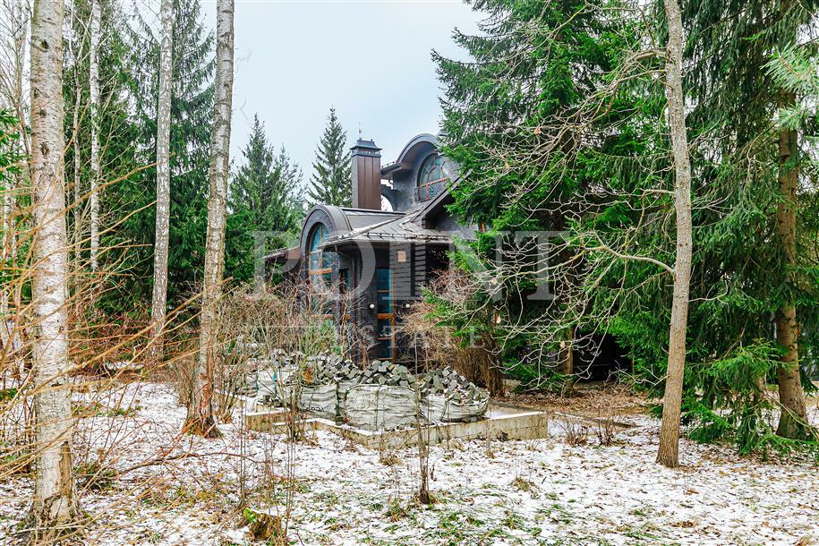 3-этажный коттедж 700 м² без отделки