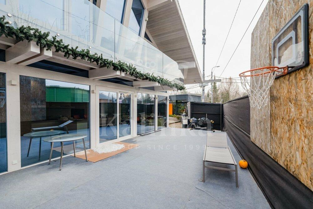 2-этажный коттедж 261 м² с отделкой