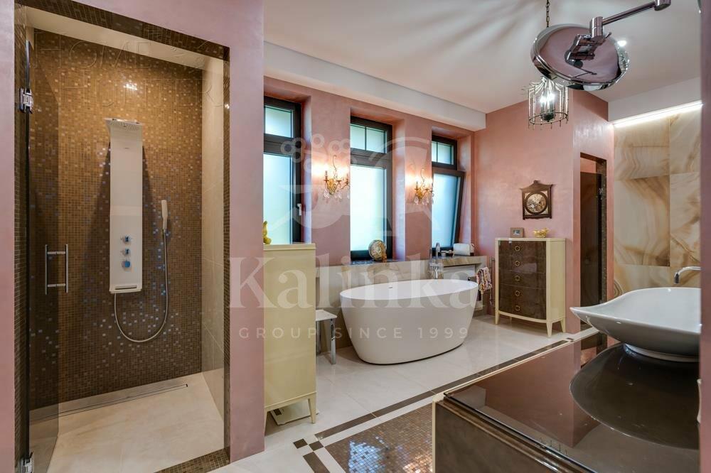 2-этажный коттедж 650 м² с отделкой