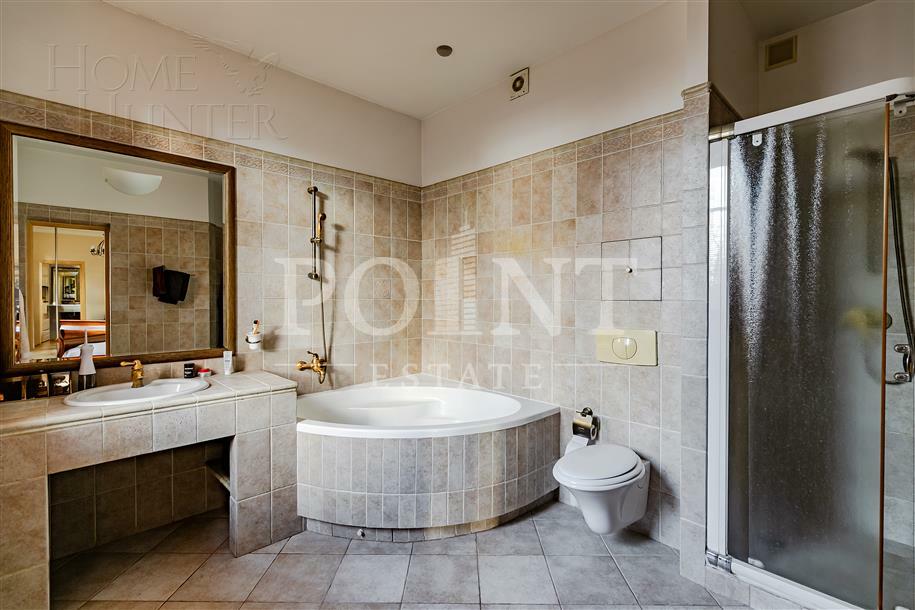 5-КОМН. КВАРТИРА С ОТДЕЛКОЙ 220.3 М² НА 2 ЭТАЖЕ