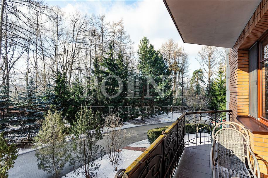 5-КОМН. КВАРТИРА С ОТДЕЛКОЙ 220.3 М² НА 2 ЭТАЖЕ