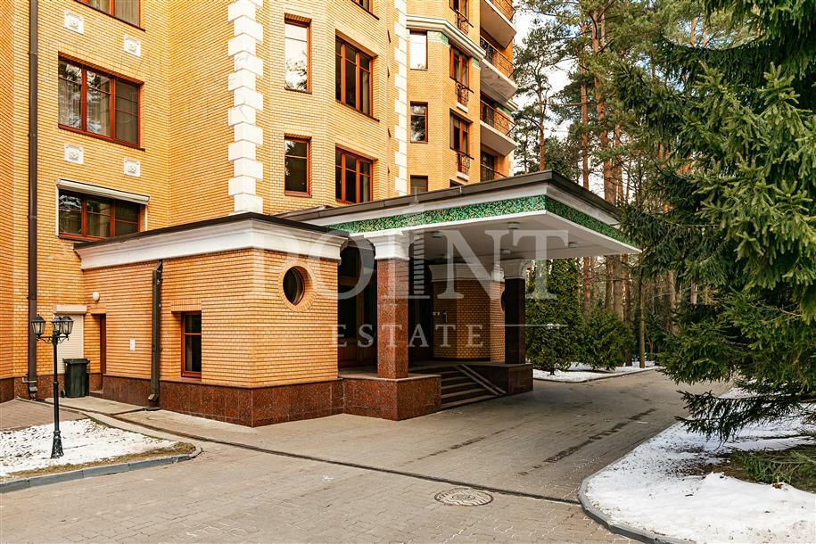 5-КОМН. КВАРТИРА С ОТДЕЛКОЙ 220.3 М² НА 2 ЭТАЖЕ