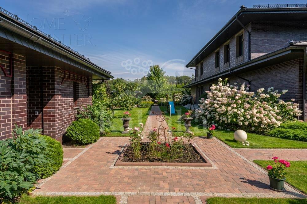 2-этажный коттедж 650 м² с отделкой