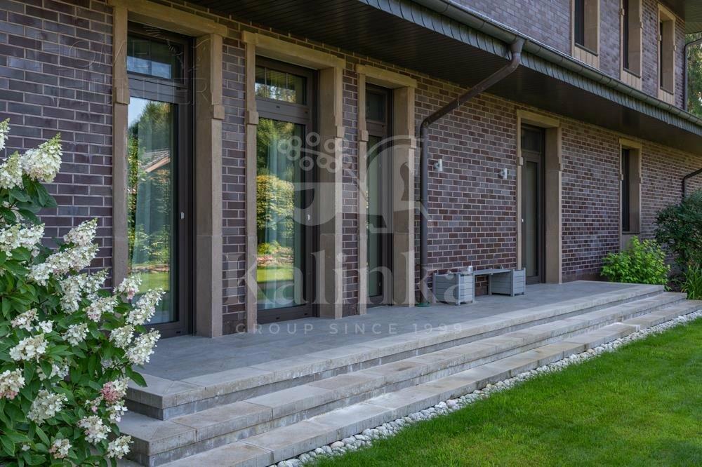 2-этажный коттедж 650 м² с отделкой