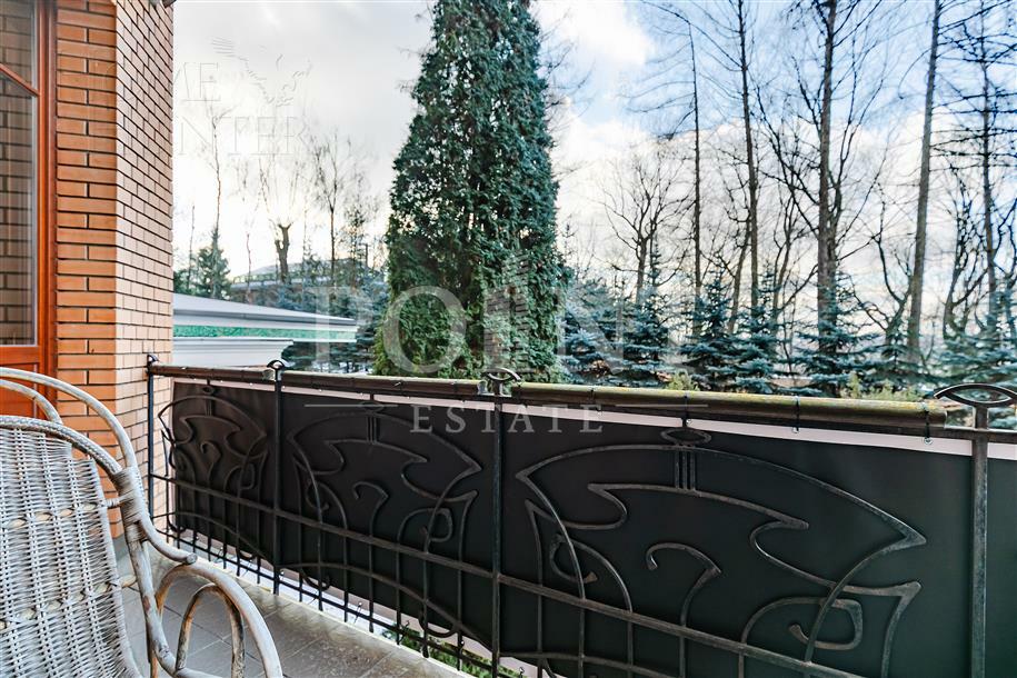 5-КОМН. КВАРТИРА С ОТДЕЛКОЙ 220.3 М² НА 2 ЭТАЖЕ