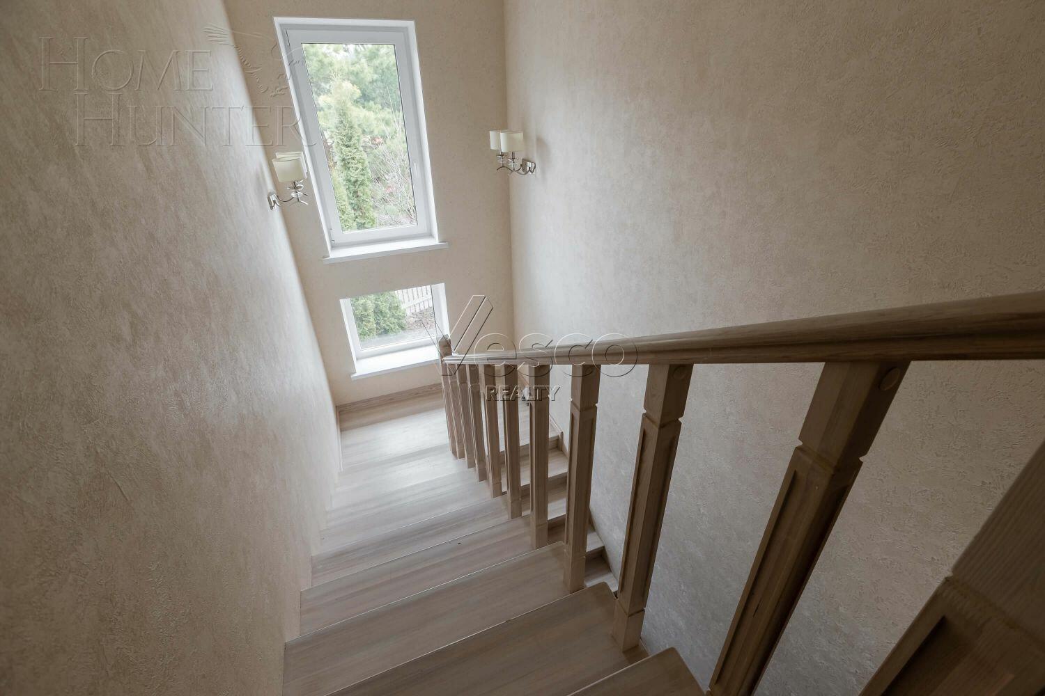 2-этажный коттедж 160 м² с отделкой