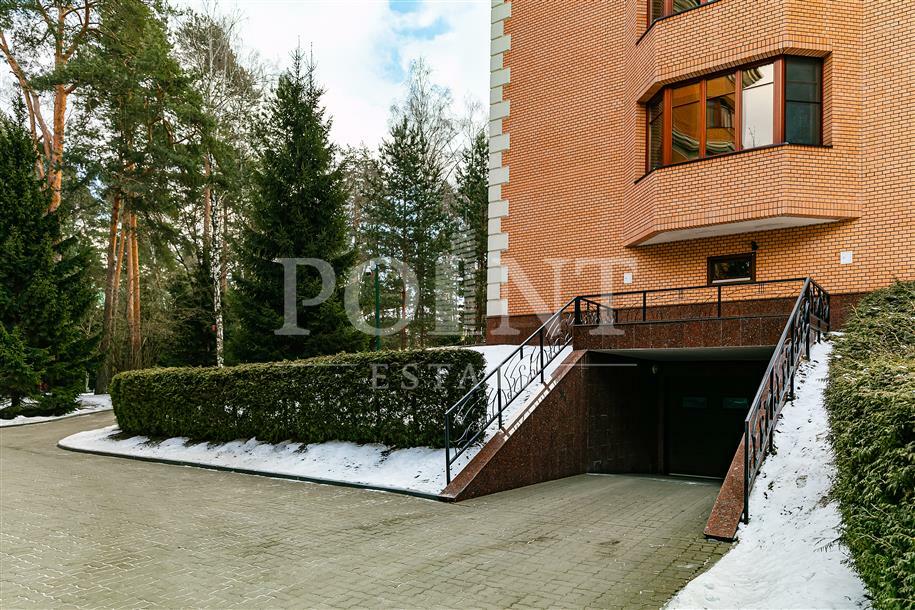 5-КОМН. КВАРТИРА С ОТДЕЛКОЙ 220.3 М² НА 2 ЭТАЖЕ