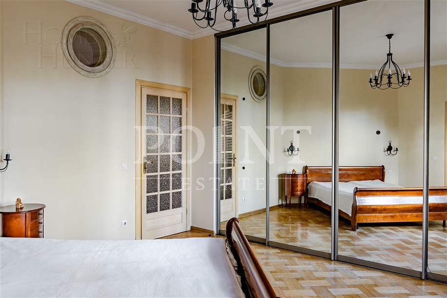 5-КОМН. КВАРТИРА С ОТДЕЛКОЙ 220.3 М² НА 2 ЭТАЖЕ