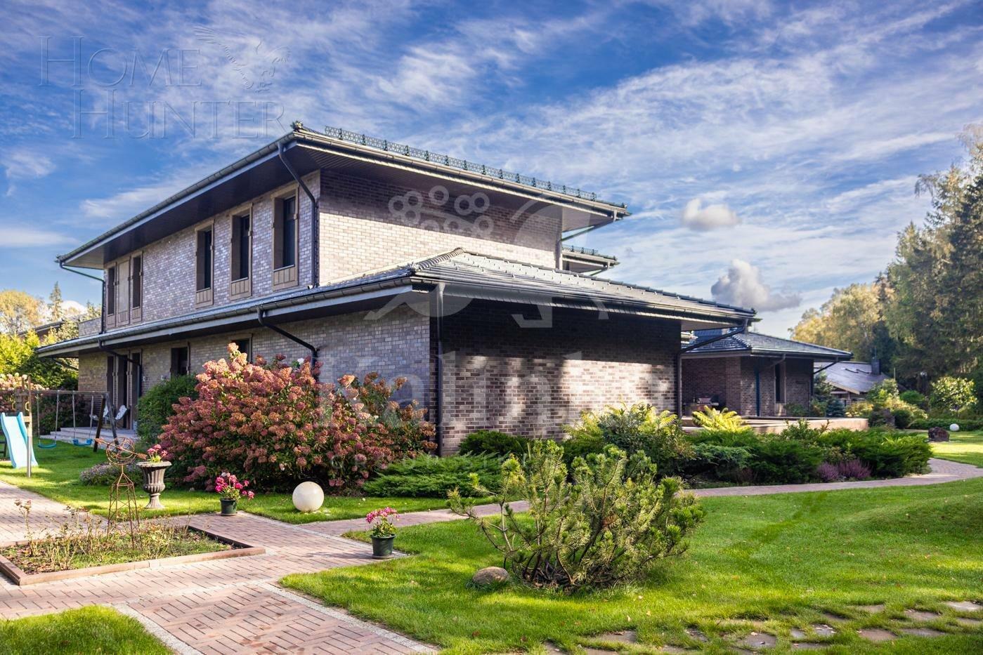 2-этажный коттедж 650 м² с отделкой