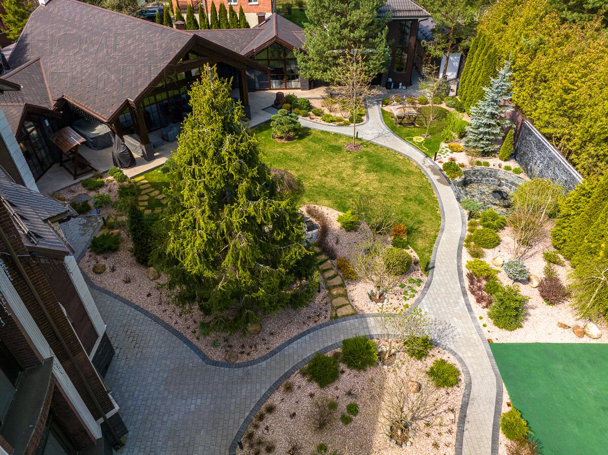 2-этажный коттедж 1 100 м² с отделкой